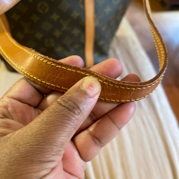 Authentic LV Large Sac Shopping Tote - Picture 11 of 16